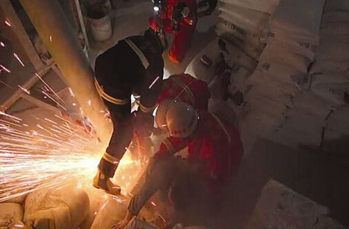 卷揚(yáng)機(jī)操作不當(dāng)事故救援圖